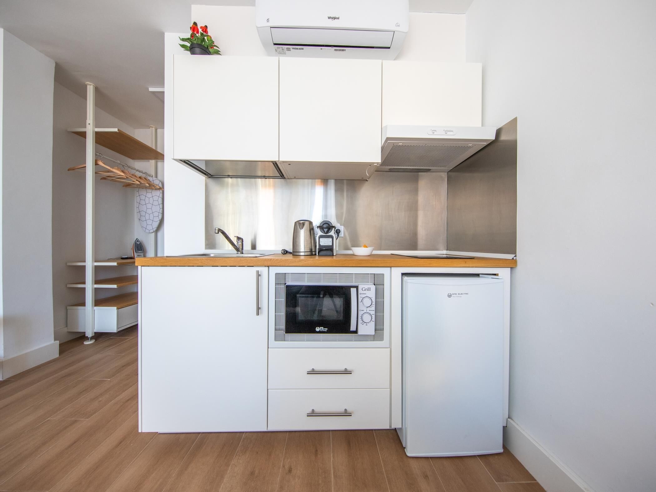 電子レンジ、コーヒー / ティーメーカー、トースター