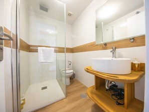 Doccia, asciugacapelli, asciugamani