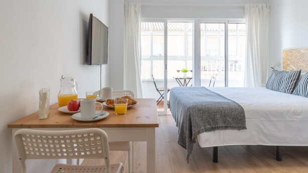 Room - HOMEABOUT LA MERCED STUDIO 8 (Malaga)