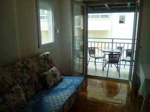 Apartment | Living area | Flat-screen TV