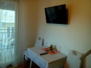 Apartment | In-room dining