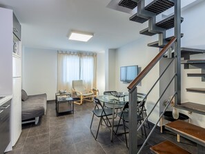 Interior - HOMEABOUT LA MERCED DUPLEX 15 (2BR 1BT) (Malaga)