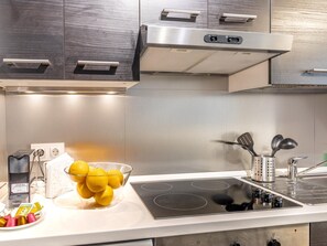 Microwave, coffee/tea maker, toaster - HOMEABOUT LA MERCED DUPLEX 15 (2BR 1BT) (Malaga)