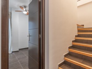 Interior - HOMEABOUT LA MERCED DUPLEX 16 (4BR 3BT) (Malaga)