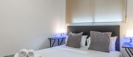 4 bedrooms, iron/ironing board, Internet, bed sheets