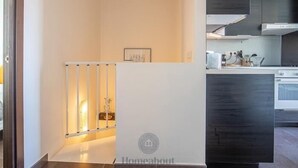 コーヒー / ティーメーカー、電子レンジ、トースター