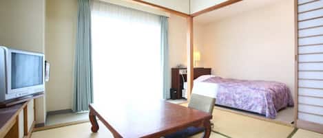 1 bedroom, desk, free WiFi, bed sheets