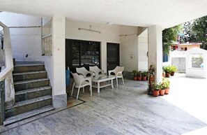 Terrace/patio - Spirituality, Homeliness, Nature, Comfort..Divine1 (Dehradun)