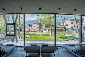 Couples treatment rooms, sauna, hot tub, steam room, facials - Kronhotel Leitgam luxury hotel for two (Chienes)