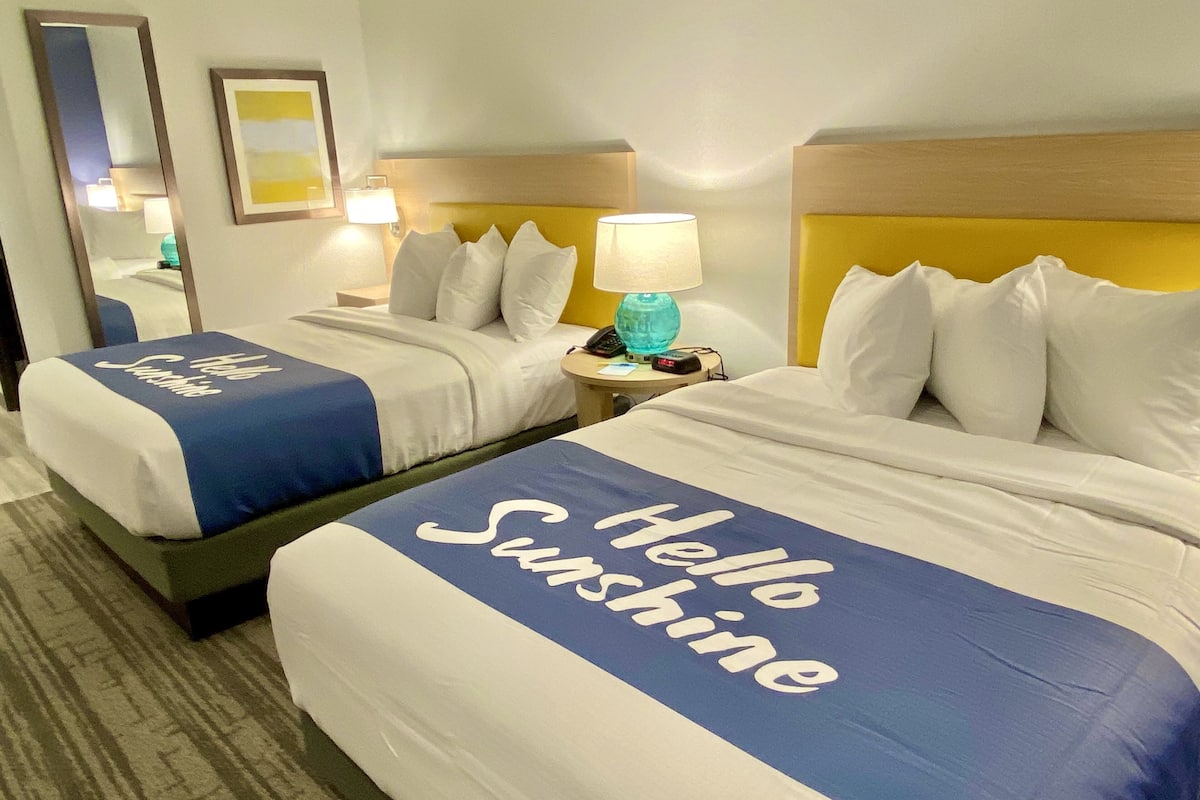 1 bedroom, premium bedding, pillow-top beds, desk