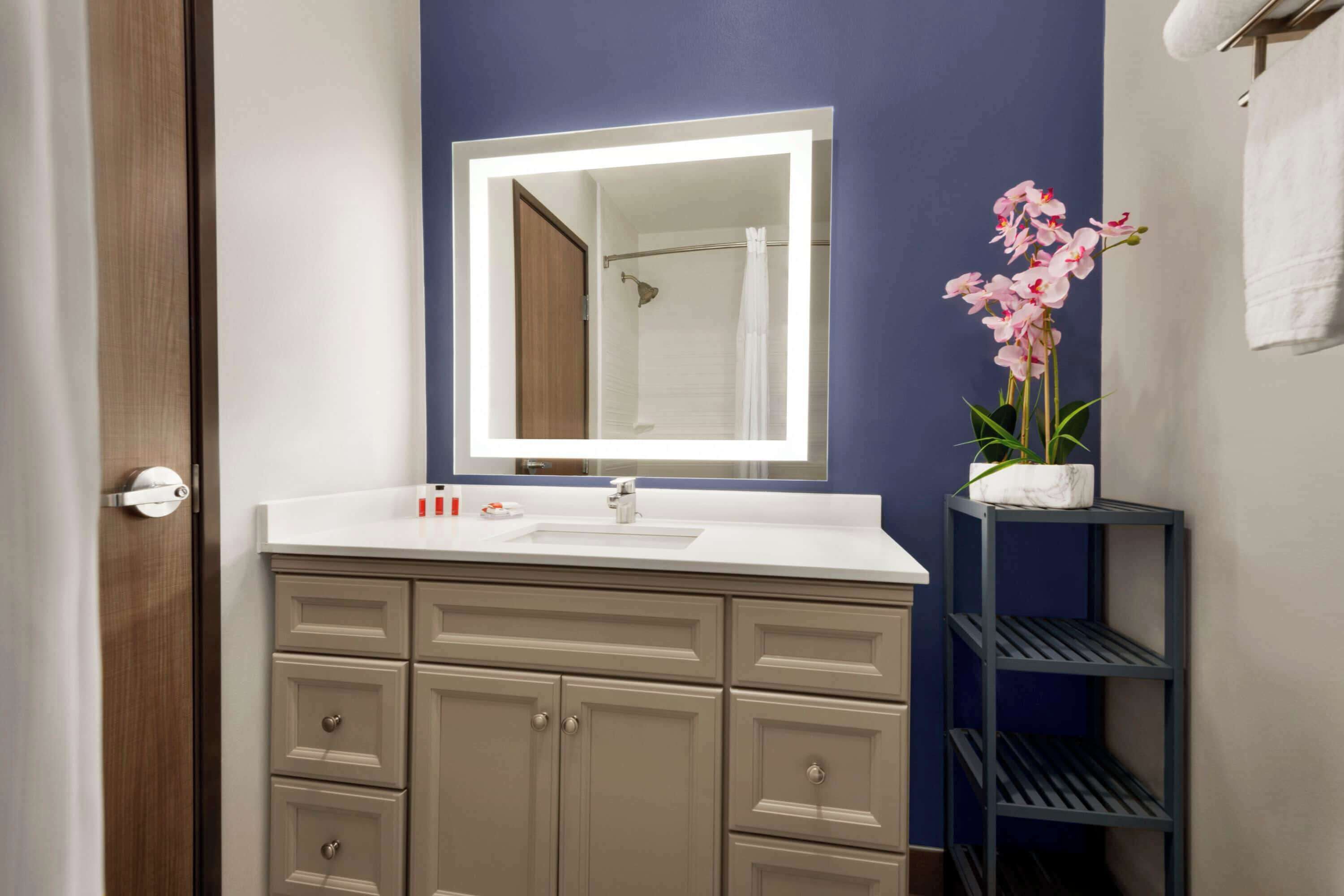 1 bedroom, premium bedding, pillow-top beds, desk