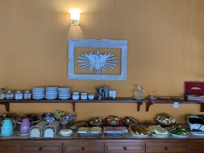 包含每日自助早餐