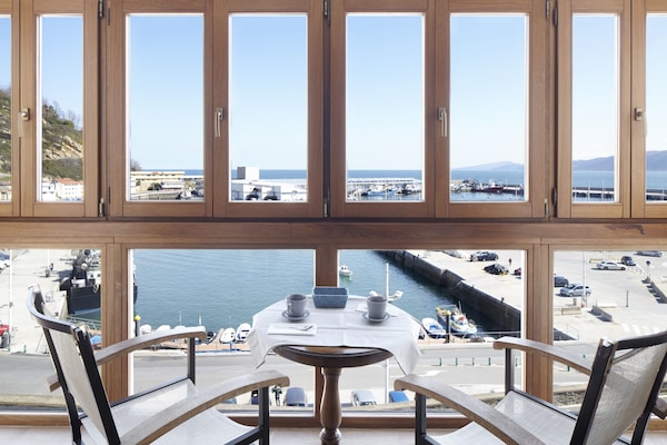 Superior tweepersoonskamer, uitzicht op zee | Een bureau, gratis wifi, beddengoed