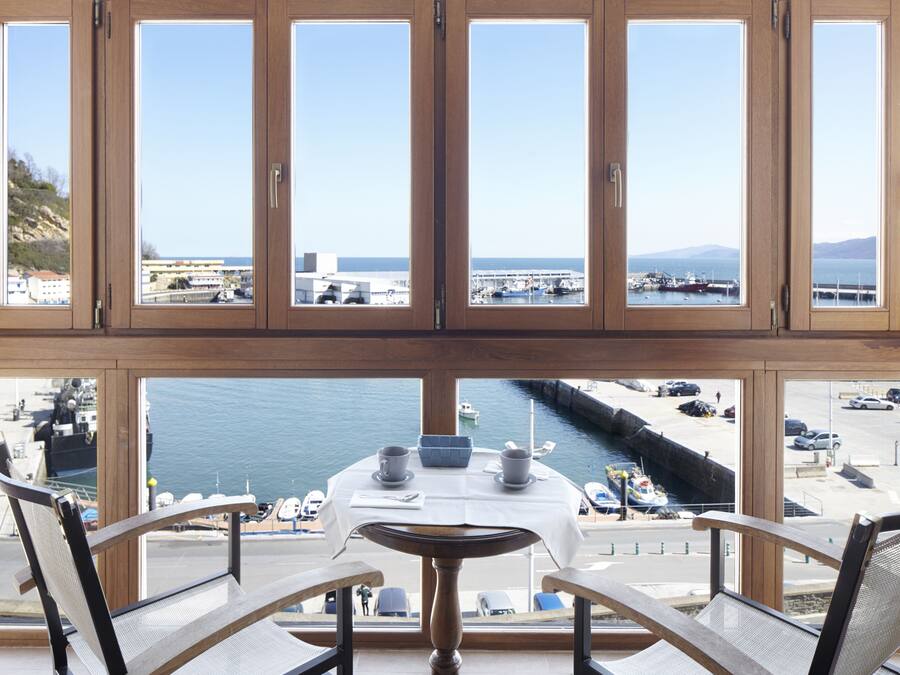 Superior Double Room, Sea View | Desk, free WiFi, bed sheets