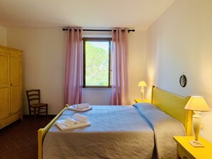 Deluxe Apartment, 2 Bedrooms, Kitchenette, Garden Area | Free WiFi, bed sheets - Tenuta Agricola Fraschiera (Massa Marittima)