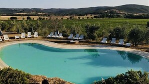 Seasonal outdoor pool, pool umbrellas, pool loungers - Tenuta Agricola Fraschiera (Massa Marittima)