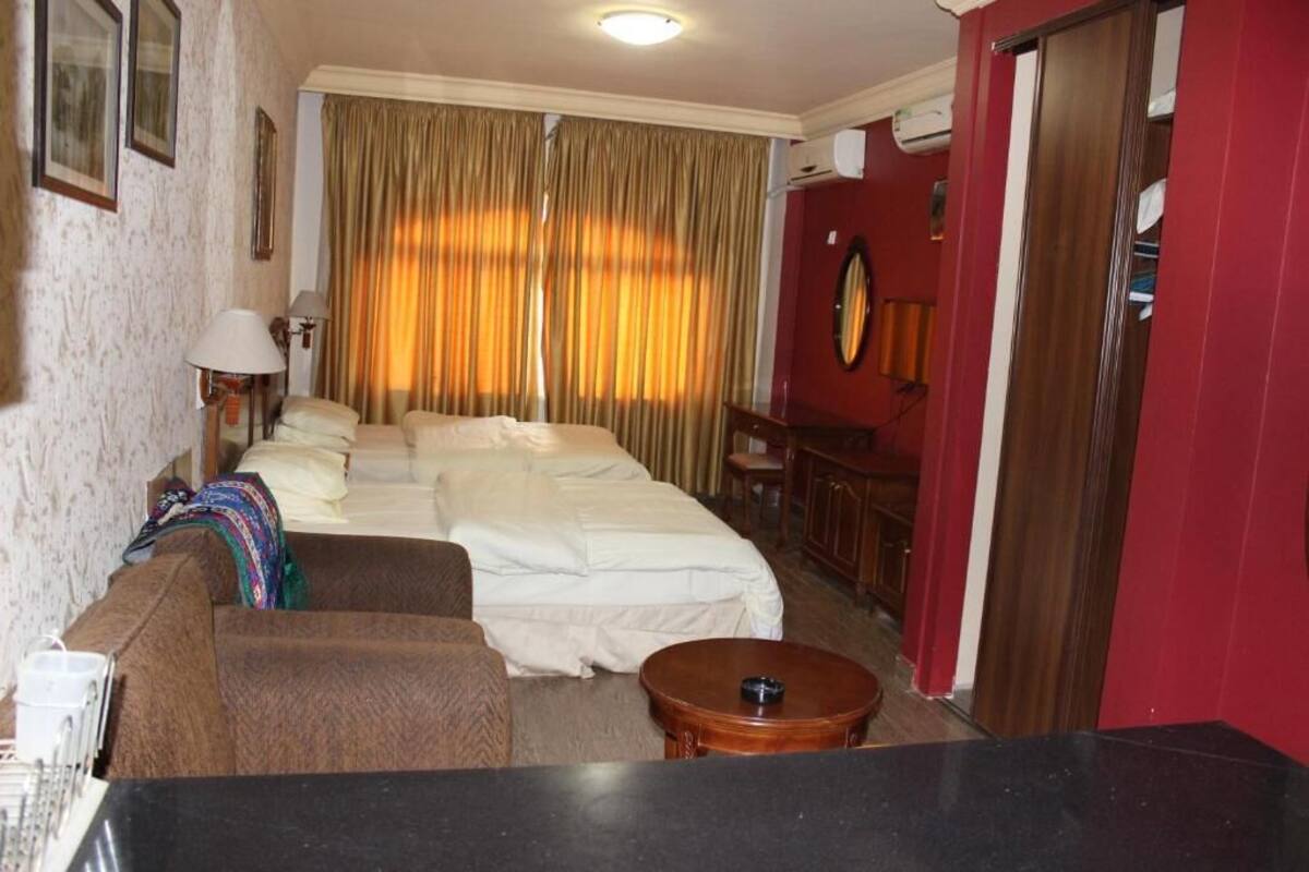 Family Room | 2 bedrooms, soundproofing, free WiFi