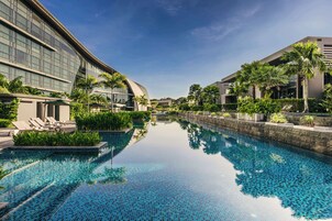 3 outdoor pools, open 8:00 AM to 8:00 PM, cabanas (surcharge)