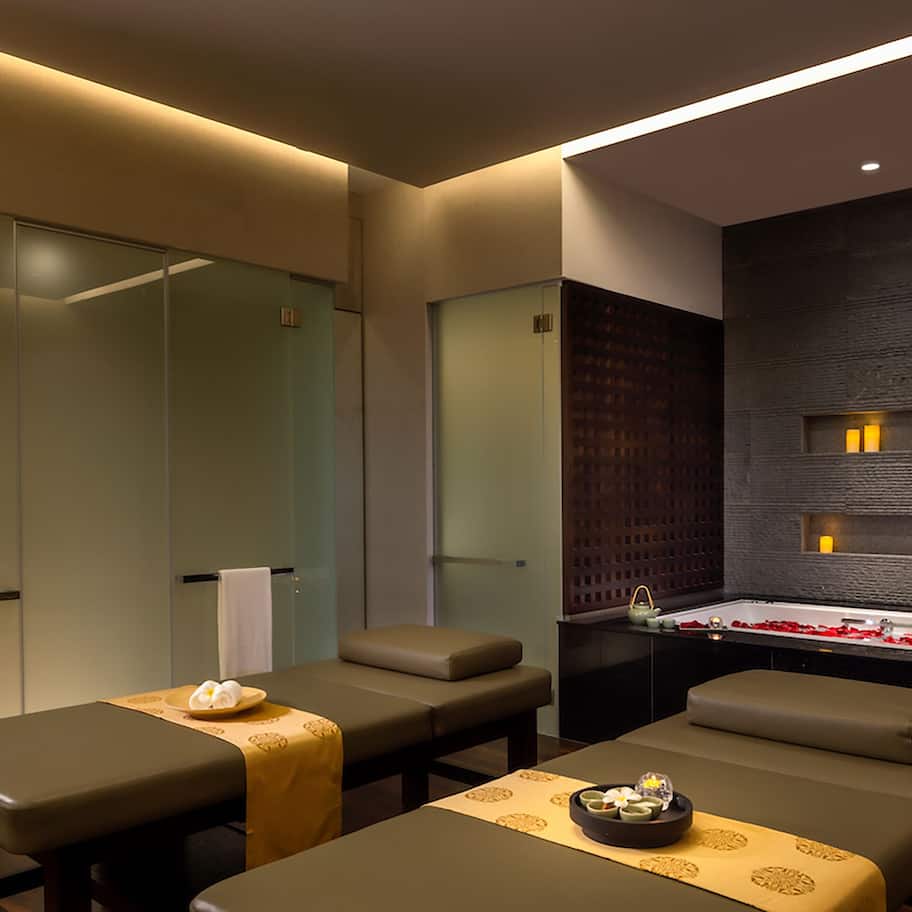 Couples treatment room(s), body scrubs, facials, reflexology