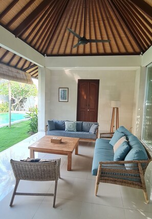 Terrace/patio - Exotic villa with an open living room, open ceiling.Swimming pool 11m by 4m.  (Kediri Bali)