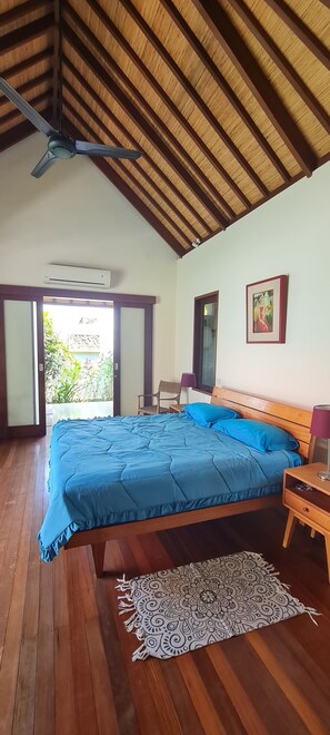 3 bedrooms, travel cot, free WiFi, bed sheets