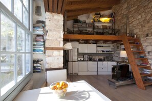 Appartement | Repas dans la chambre