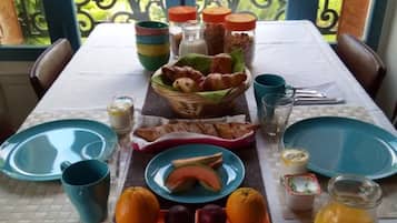 Bao gồm bữa sáng kiểu Âu hàng ngày