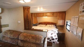 1 間睡房、上網、床單