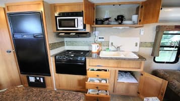 Fridge, microwave, stovetop