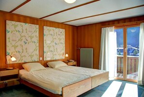 Allergitestet sengetøy, dundyner, safe på rommet og individuelt dekorert