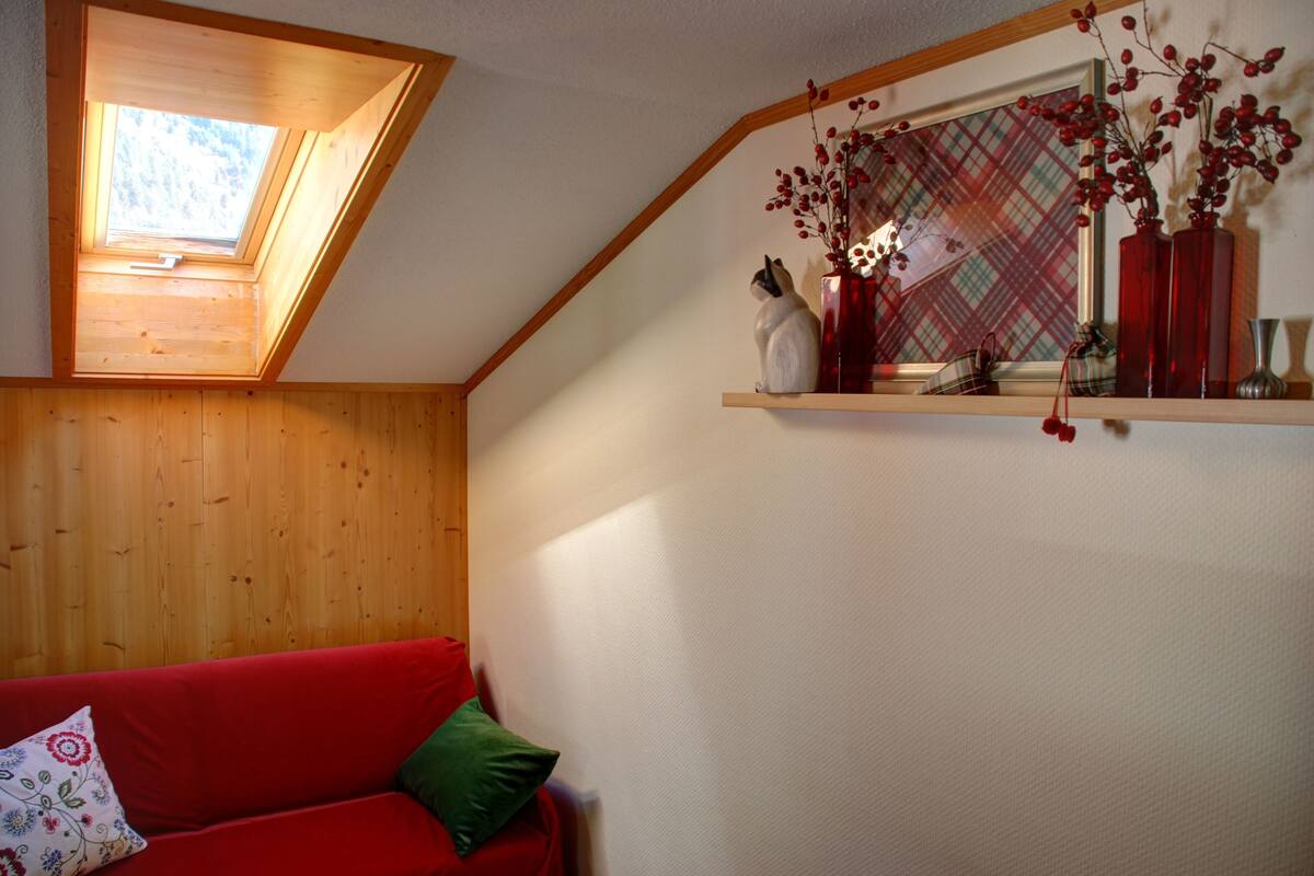 comfort studio, 1 double bed, non smoking, garden area | 1 bedroom, hypo-allergenic bedding, down duvets, in-room safe