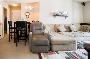 TV, fireplace - 1 Clean & Cozy Private Bedroom with 1 Private Full Bath (Edmonton)
