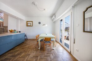 Apartamento, vista para a cidade | Vista do quarto