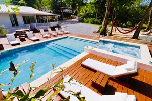 Front of property - Ananta Sun (Roatan)