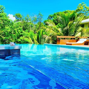 Infinity pool - Ananta Sun (Roatan)