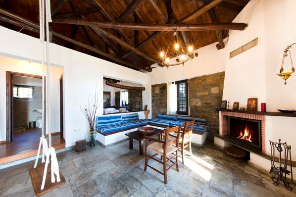 Maison, vue mer | Coin séjour | Télévision