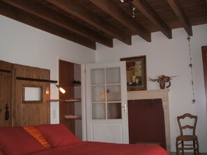 Quarto duplo, acessível (L'Automne) | Individualmente decorados, individualmente mobiliados, escrivaninha