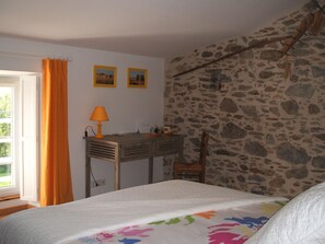 Habitación doble (L'Été) | Decoración individual, mobiliario individual, escritorio