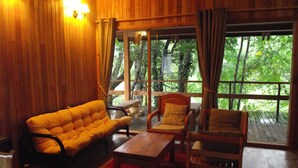 Lobby sitting area - Patagonia Mawida (Panguipulli)