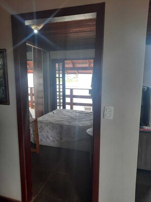 5 quartos, escrivaninha, Wi-Fi de cortesia