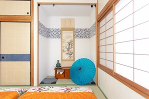 3 soverom, skrivebord, wi-fi (inkludert) og sengetøy