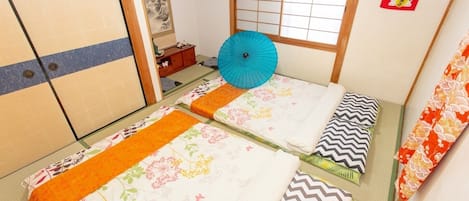 3 bedrooms, desk, free WiFi, bed sheets