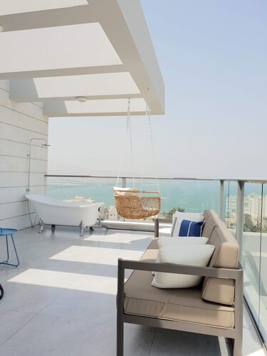 Miley kineret Brand NEW breathtaking PENTHOUSE