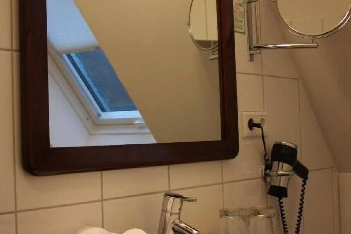 deep-soaking bathtub, free toiletries, hair dryer, towels