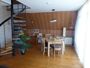 Ferienhaus, 3 Schlafzimmer | Wohnbereich | Flachbildfernseher, DVD-Player