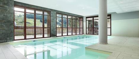 Inomhuspool och uppvärmd pool