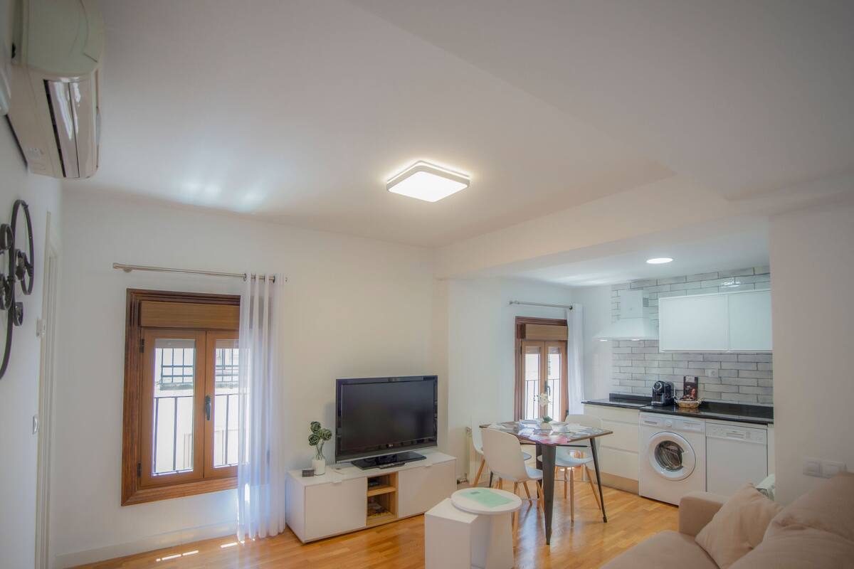 Appartement, salle de bains attenante, vue ville (Modernismo) | Bar lounge