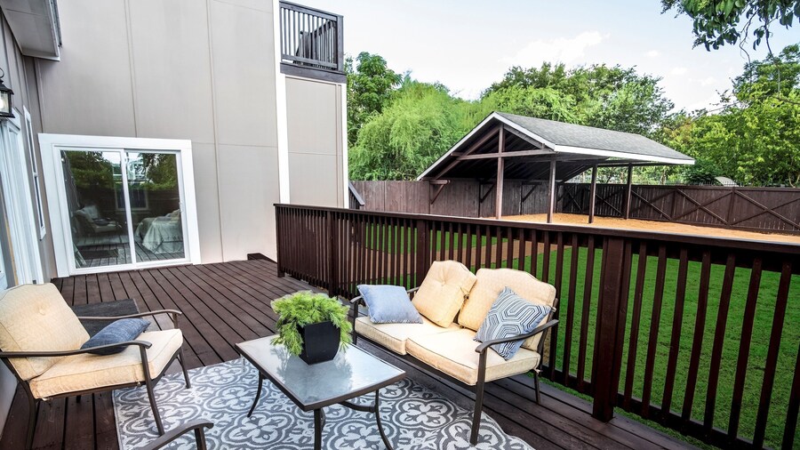 Beautiful Guest House on New Built Home Near Downtown