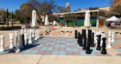Beautiful Guest House on New Built Home Near Downtown