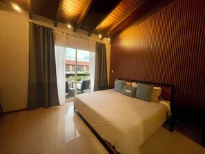 2 chambres, bureau, fer et planche à repasser, lit parapluie